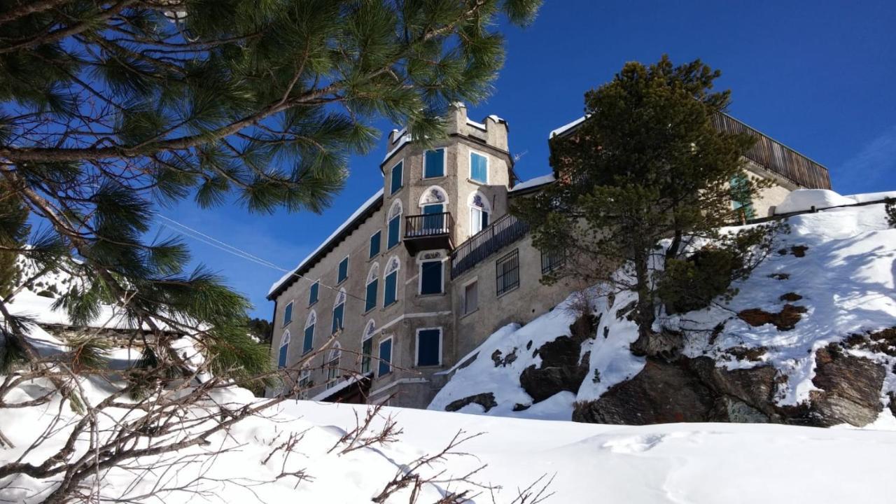 Готель Rifugio Ghiacciaio Dei Forni Вальфурва Екстер'єр фото