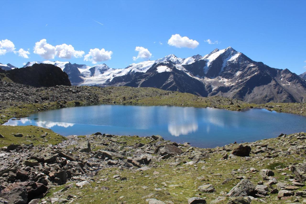 Готель Rifugio Ghiacciaio Dei Forni Вальфурва Екстер'єр фото